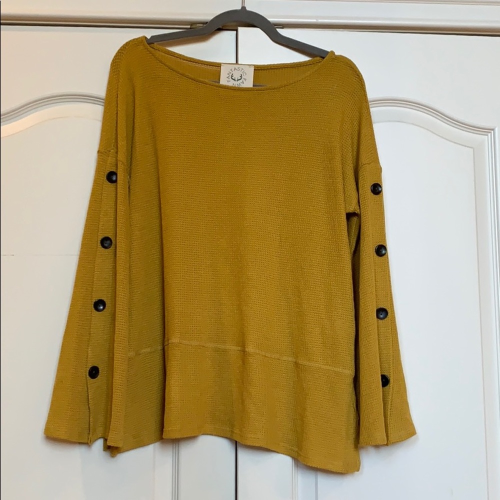 BNWT Fantastic Fawn top